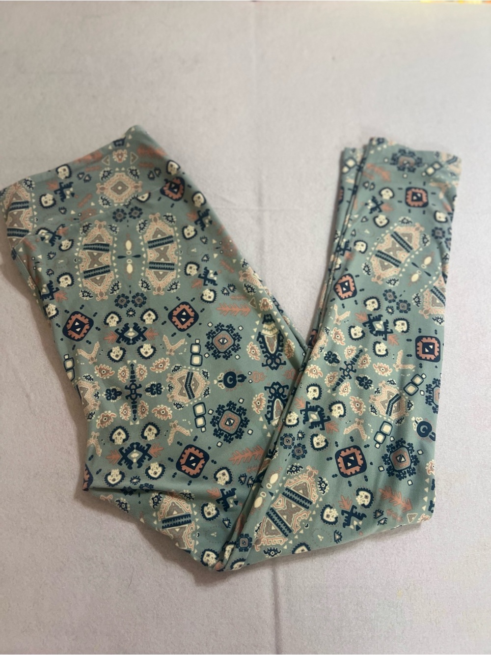 LuLaRoe Patterned Mint Green Leggings - Geometric Floral Print
